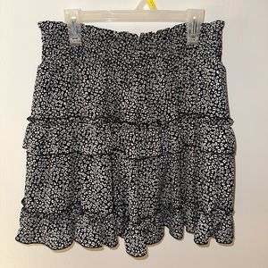 Altar’d State medium black and white floral skirt